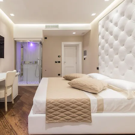 Lux In Πανσιόν 3*